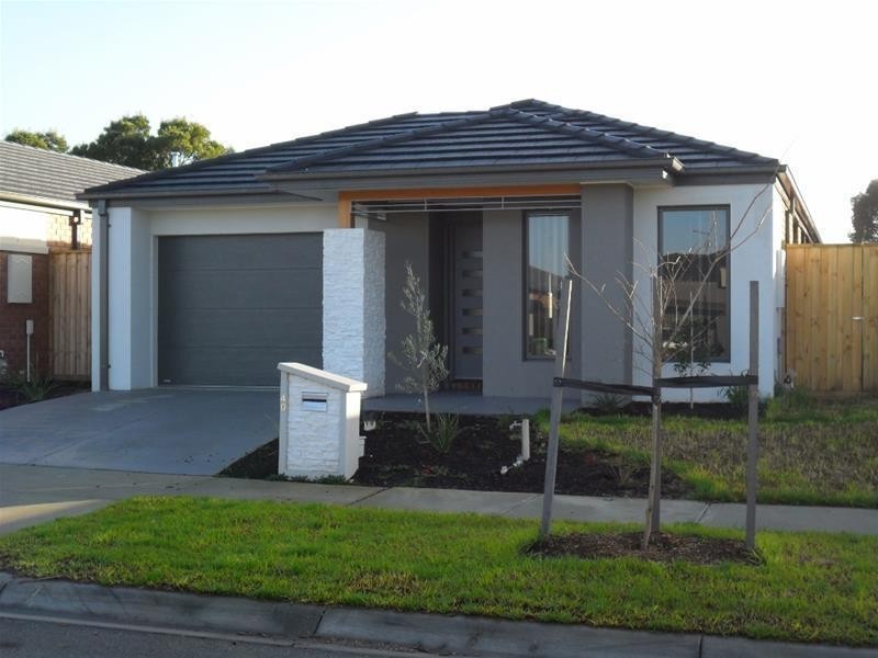 40 Devine Drive, Pakenham VIC 3810