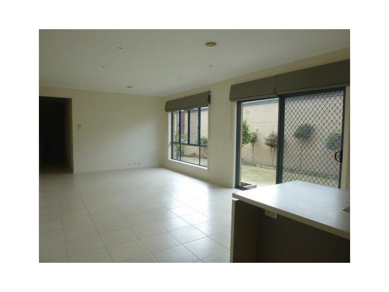 90 Springhill Drive, Cranbourne VIC 3977