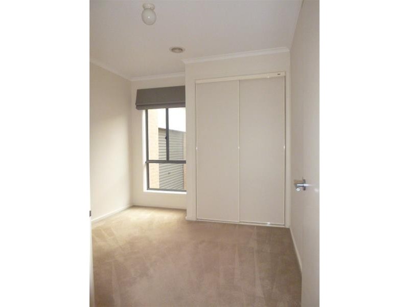 90 Springhill Drive, Cranbourne VIC 3977