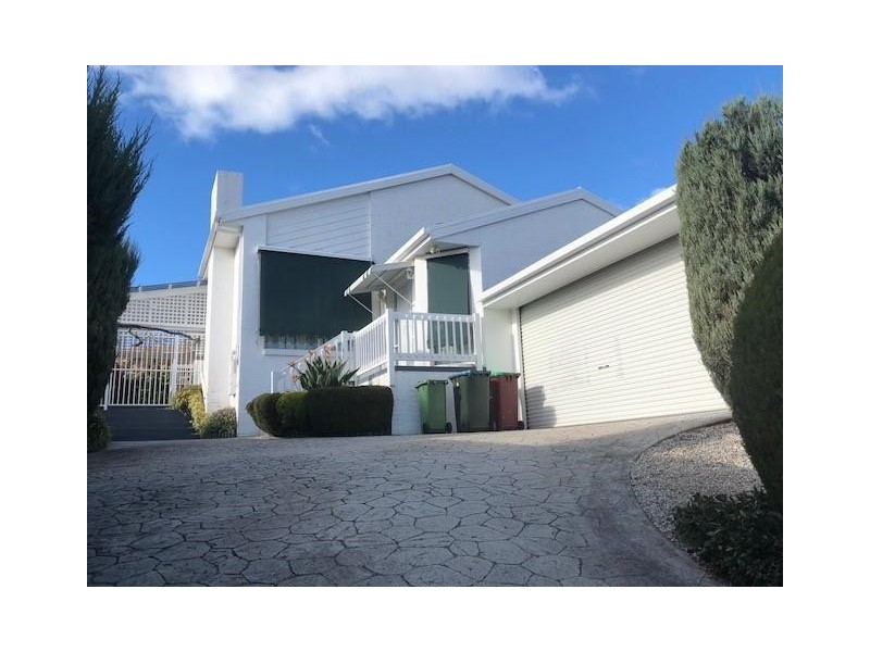 45 Lawrence Drive, Berwick VIC 3806