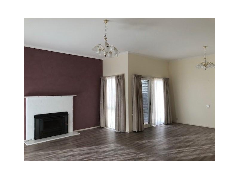 45 Lawrence Drive, Berwick VIC 3806