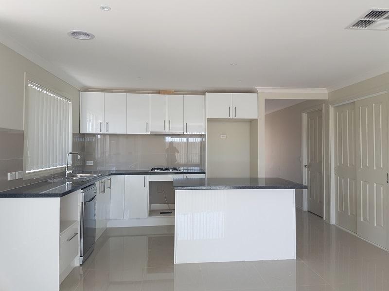 21 Jomon Way, Officer VIC 3809