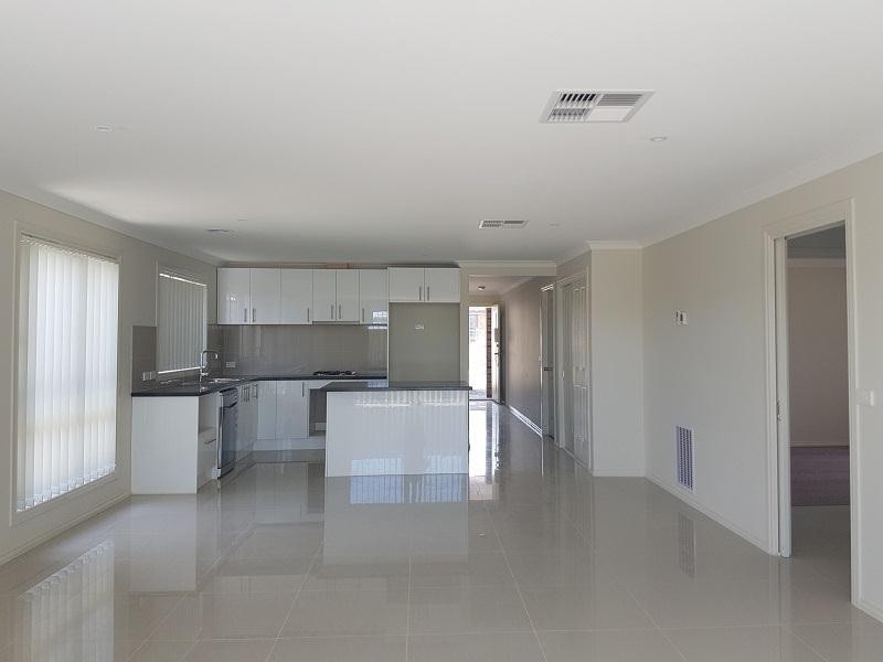 21 Jomon Way, Officer VIC 3809