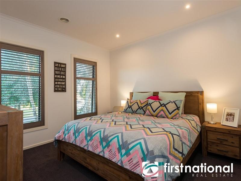 24 Nature Avenue, Officer VIC 3809