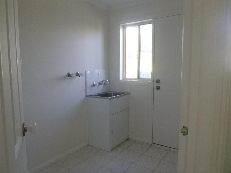 2/1 Daniher Close, Berwick VIC 3806