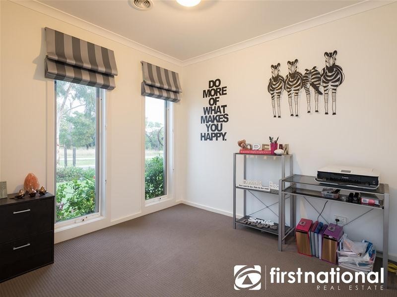 35 Villella Drive, Pakenham VIC 3810