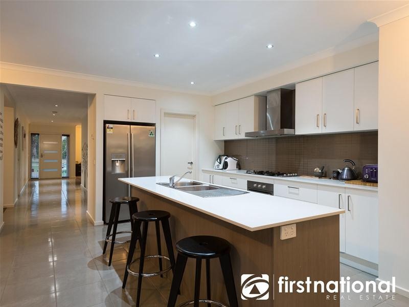 35 Villella Drive, Pakenham VIC 3810