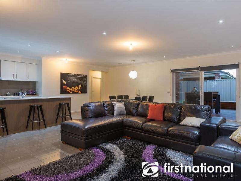 35 Villella Drive, Pakenham VIC 3810