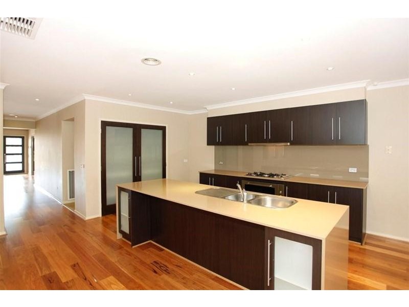 24 Chase Boulevard, Berwick VIC 3806