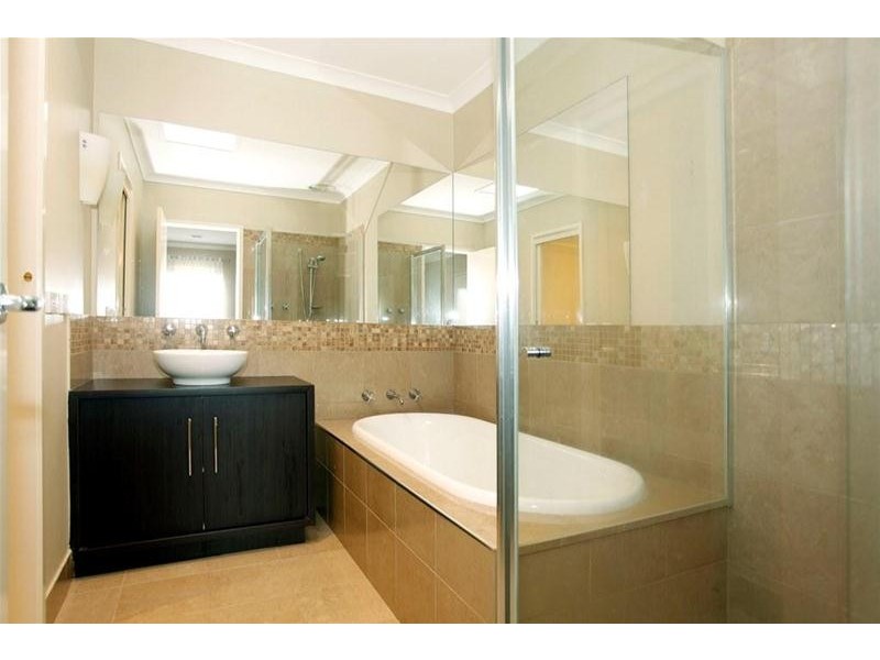 24 Chase Boulevard, Berwick VIC 3806