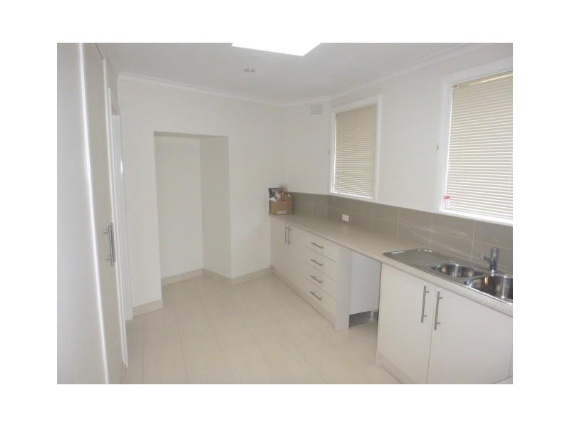 24 Westleigh Crescent, Narre Warren VIC 3805