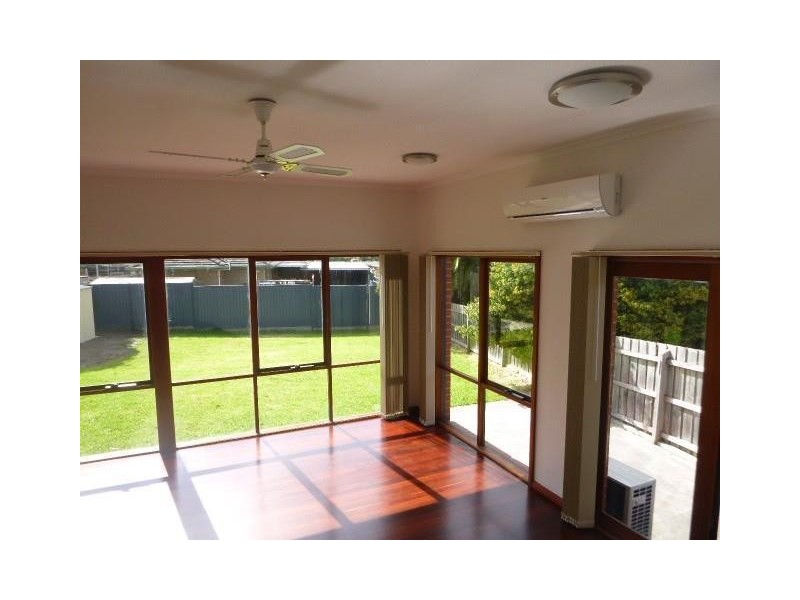 24 Westleigh Crescent, Narre Warren VIC 3805