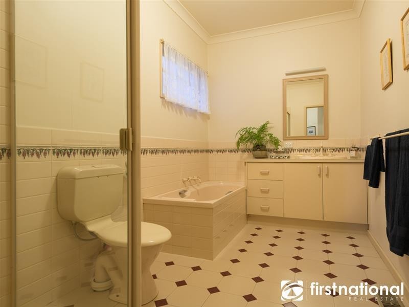 2 Biralee Court, Berwick VIC 3806