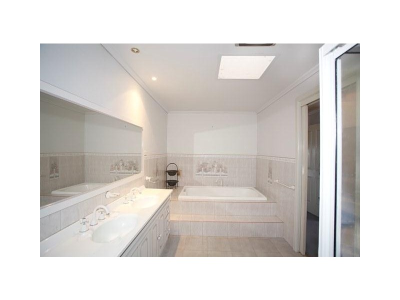 89 Robinson Road, Narre Warren North VIC 3804