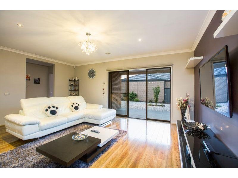 76 Selandra Boulevard, Clyde North VIC 3978