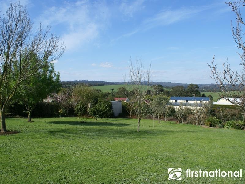 14-16 Cloverfield Close, Berwick VIC 3806