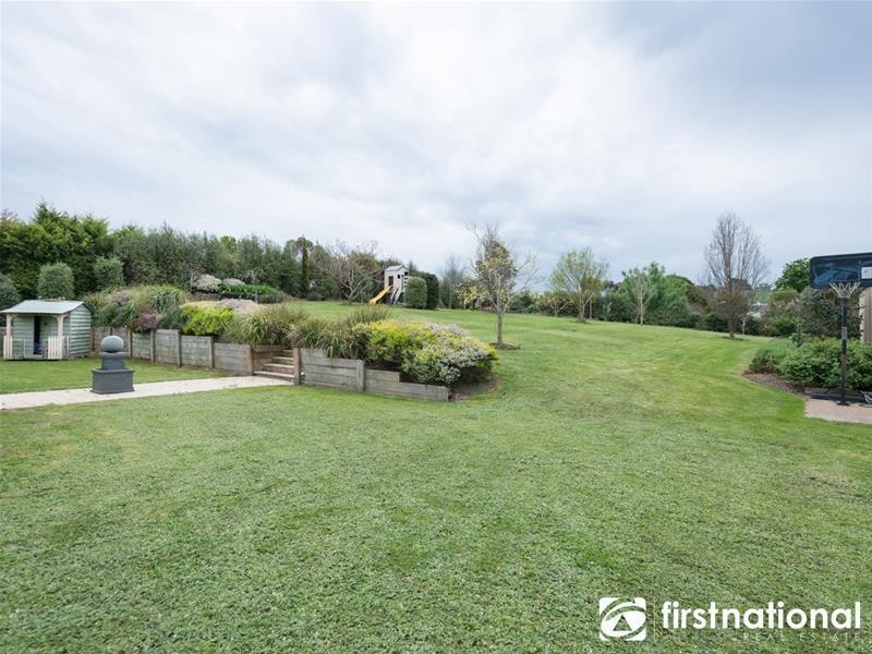 14-16 Cloverfield Close, Berwick VIC 3806