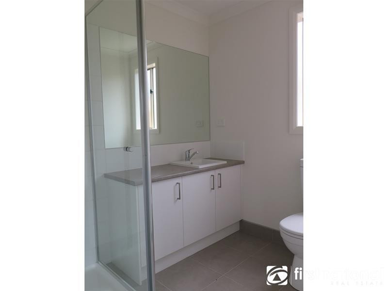 5/1-3 James Street, Pakenham VIC 3810