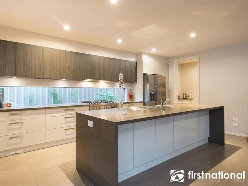 4 Bintara Close, Pakenham VIC 3810