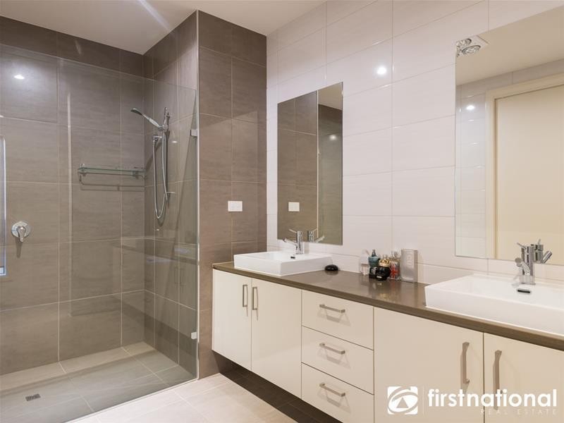 4 Bintara Close, Pakenham VIC 3810