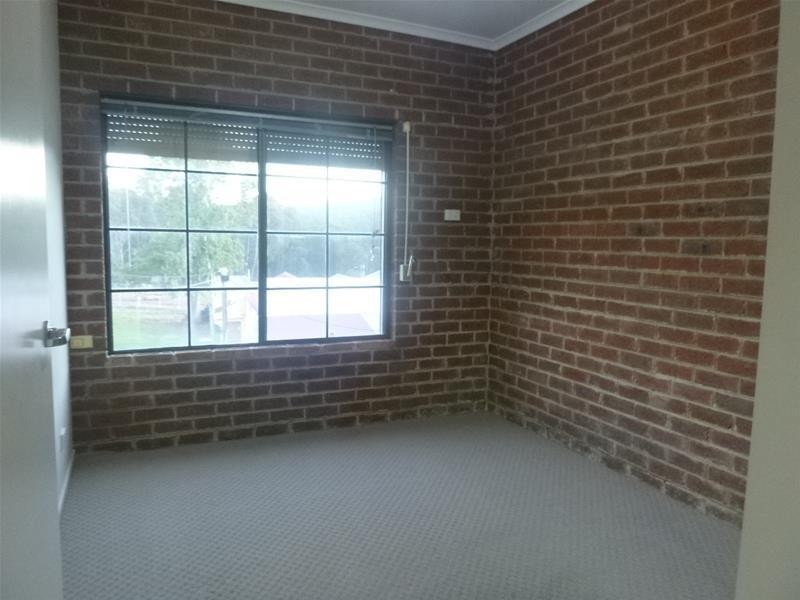 3/27 McBride Street, Cockatoo VIC 3781