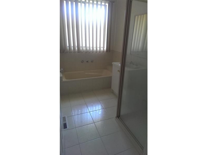 2/56 Amber Crescent, Narre Warren VIC 3805