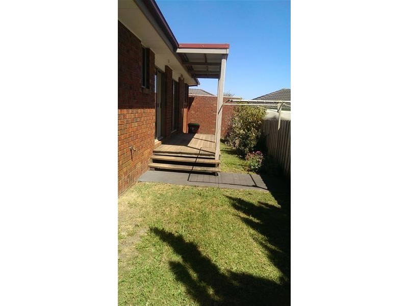 2/56 Amber Crescent, Narre Warren VIC 3805