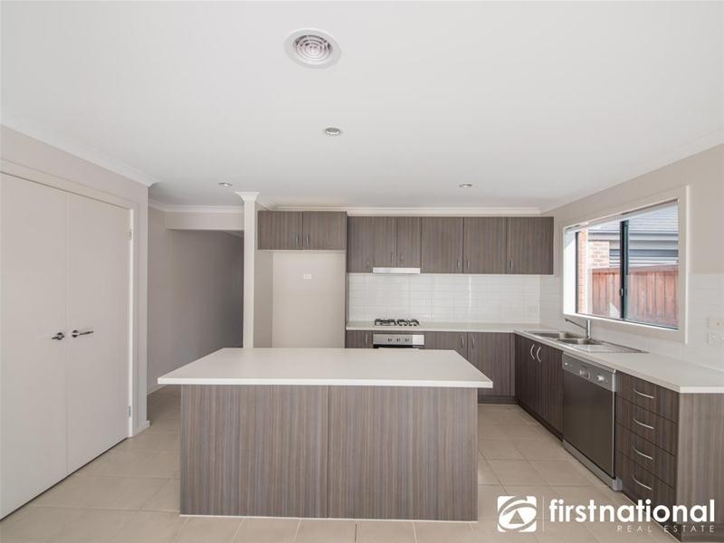 5 Markbeech Crescent, Officer VIC 3809