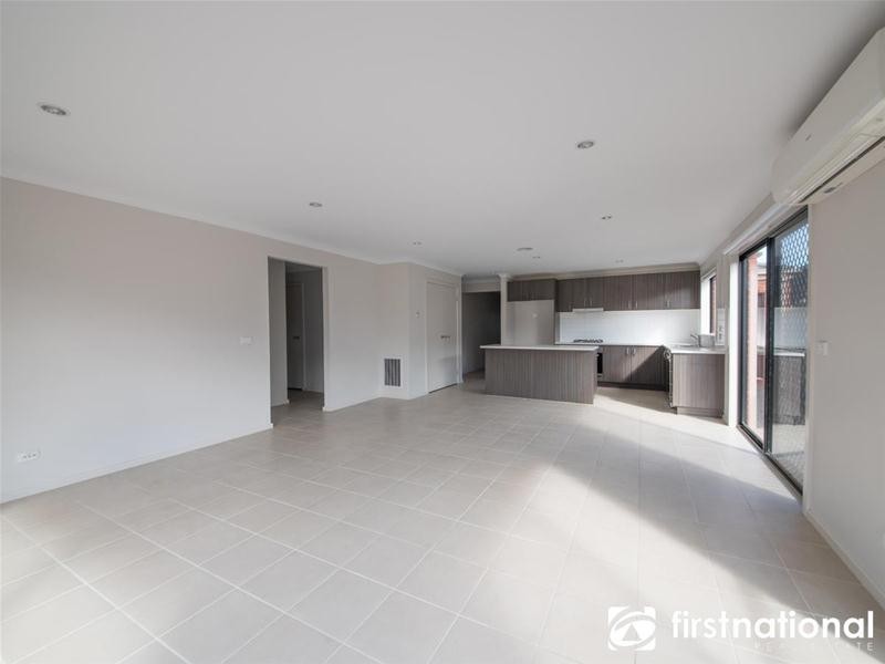 5 Markbeech Crescent, Officer VIC 3809