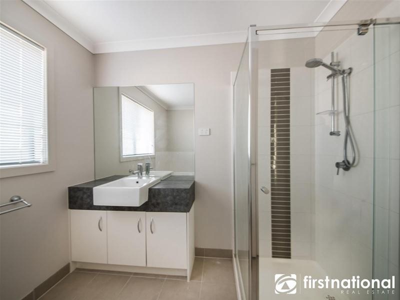 5 Markbeech Crescent, Officer VIC 3809