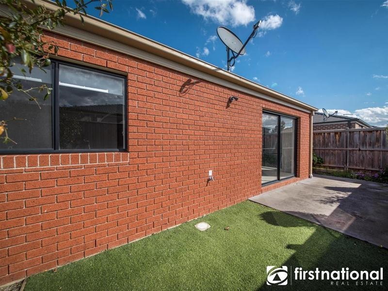 5 Markbeech Crescent, Officer VIC 3809