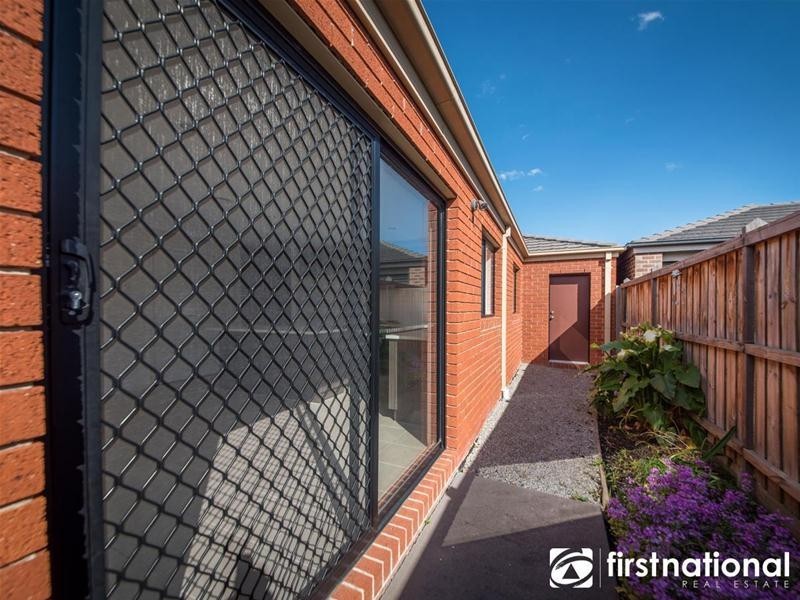 5 Markbeech Crescent, Officer VIC 3809
