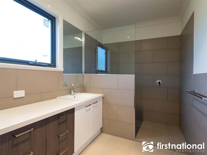 13/22 Buchanan Road, Berwick VIC 3806