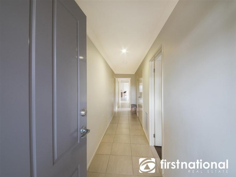 17 Caitlin Drive, Pakenham VIC 3810