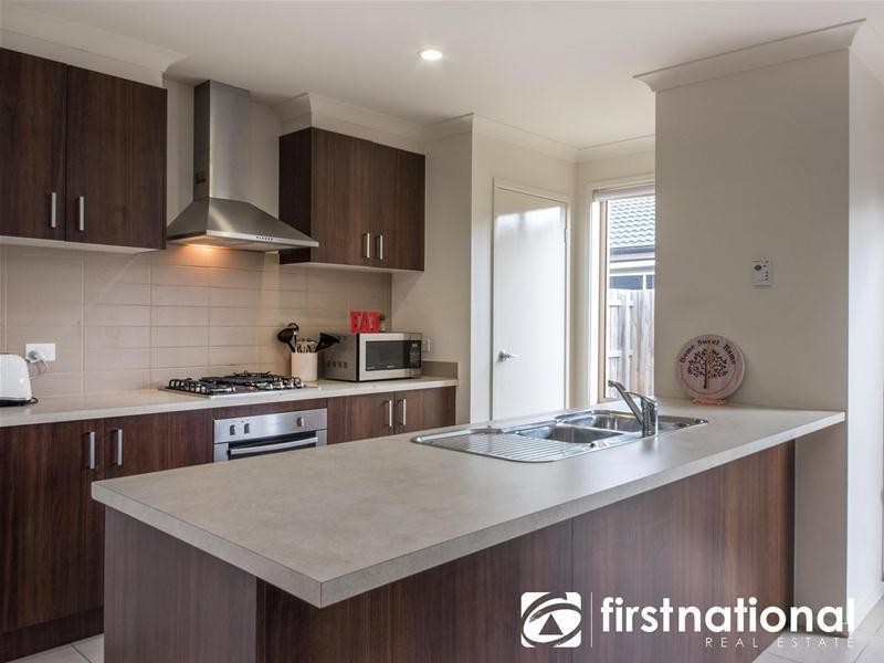 17 Caitlin Drive, Pakenham VIC 3810