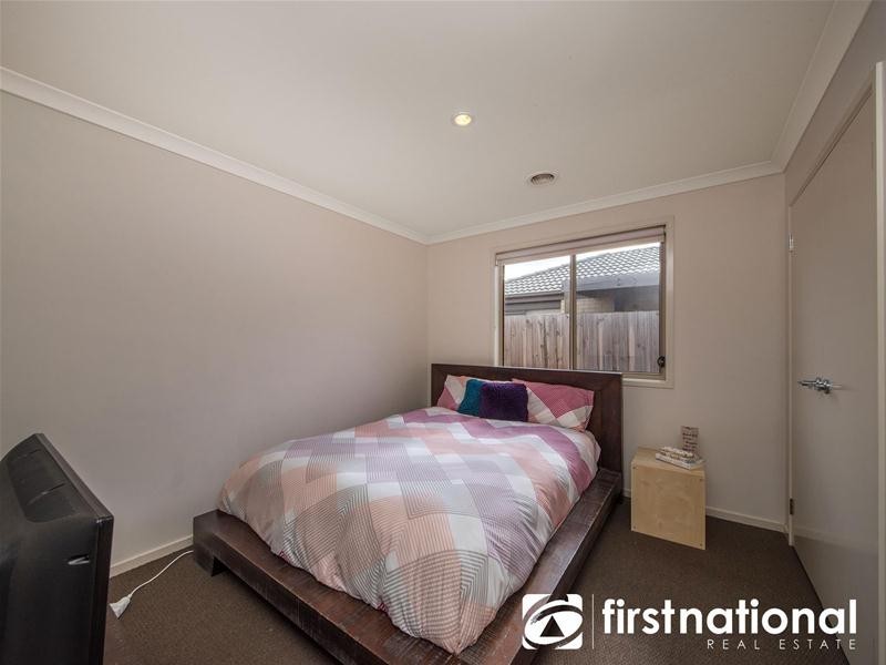 17 Caitlin Drive, Pakenham VIC 3810