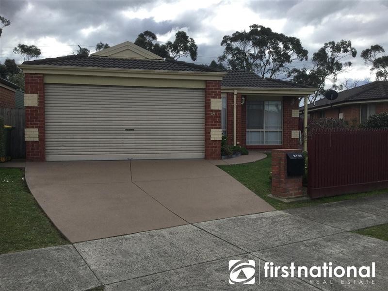 27 Maria Crescent, Pakenham VIC 3810