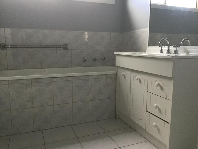 27 Maria Crescent, Pakenham VIC 3810