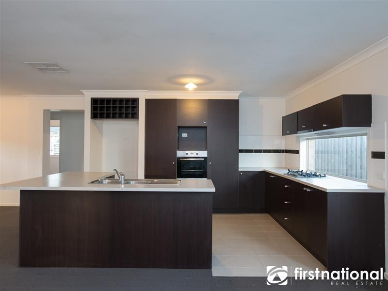 4 Melrose Street, Pakenham VIC 3810