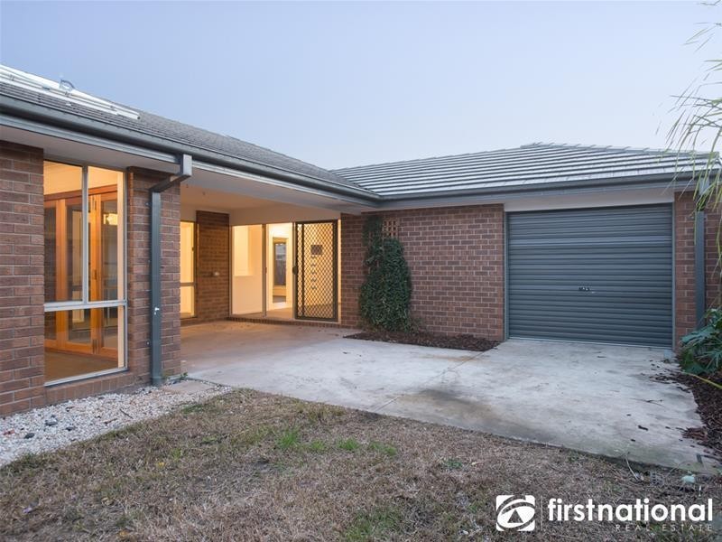 4 Melrose Street, Pakenham VIC 3810