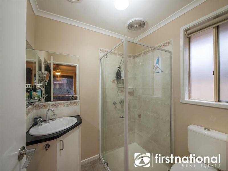 27 Balmoral Way, Pakenham VIC 3810