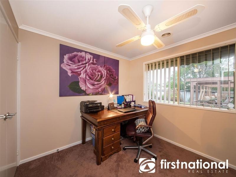 27 Balmoral Way, Pakenham VIC 3810