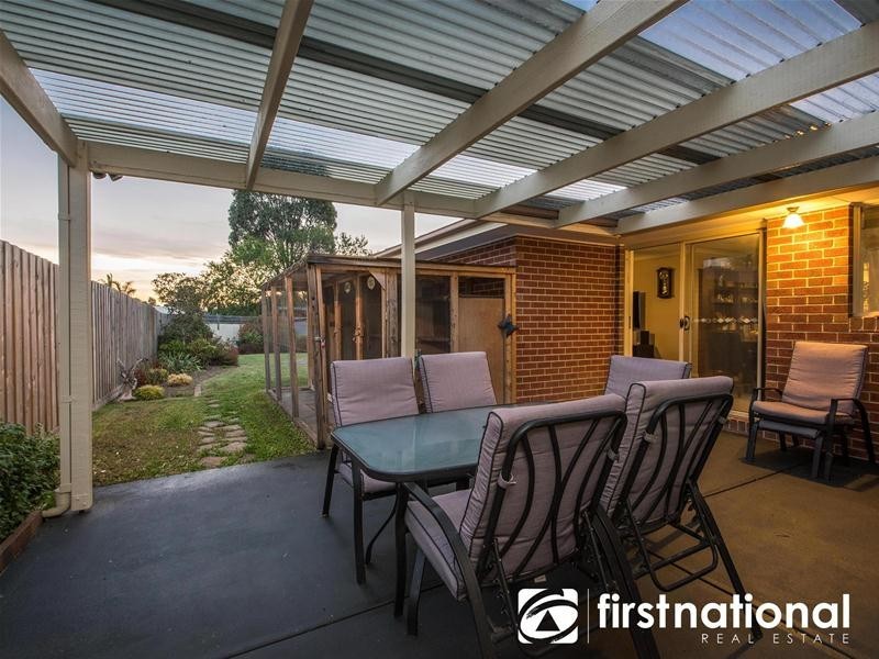 27 Balmoral Way, Pakenham VIC 3810