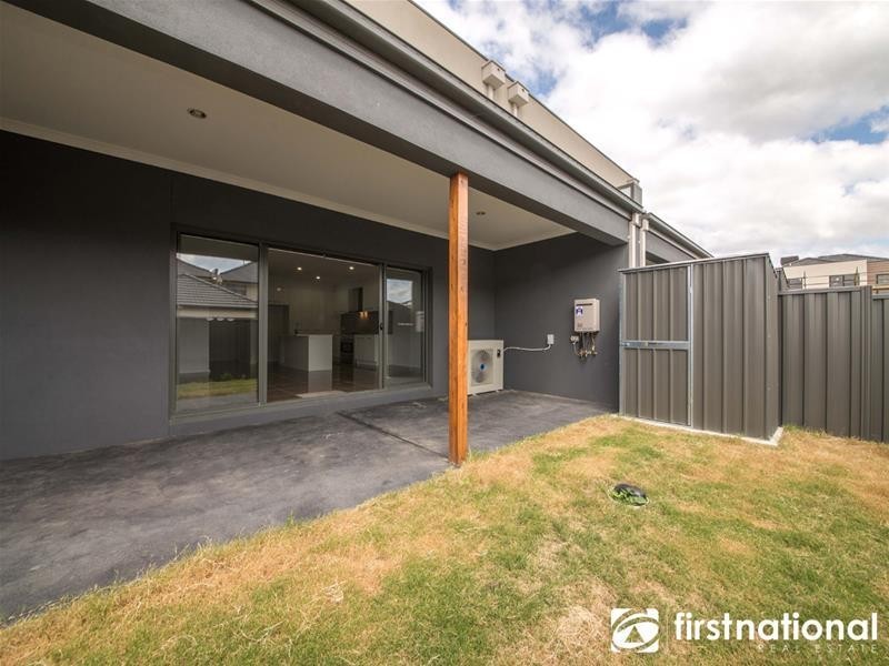 32 Swan Street, Pakenham VIC 3810