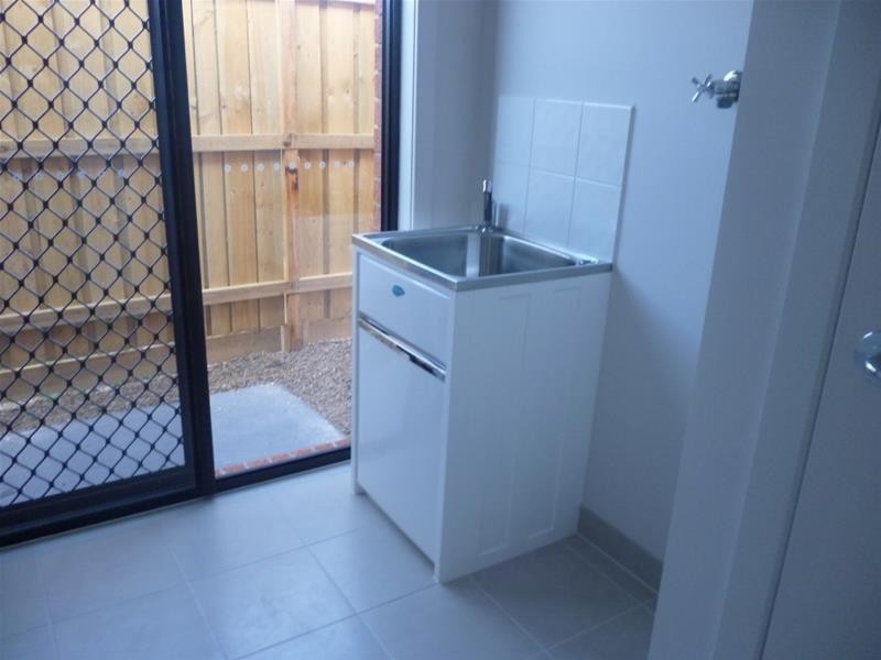 76 Fallingwater Drive, Pakenham VIC 3810