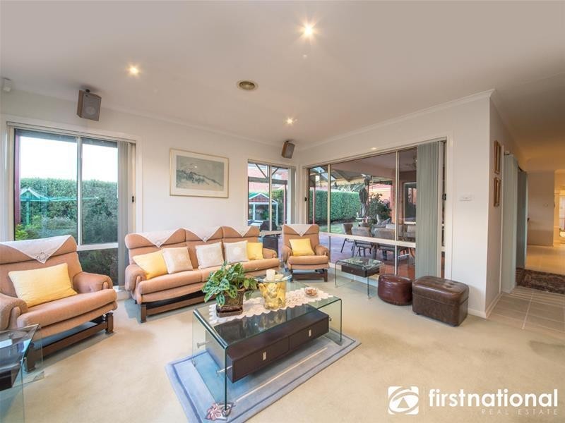5 Riviera Drive, Berwick VIC 3806
