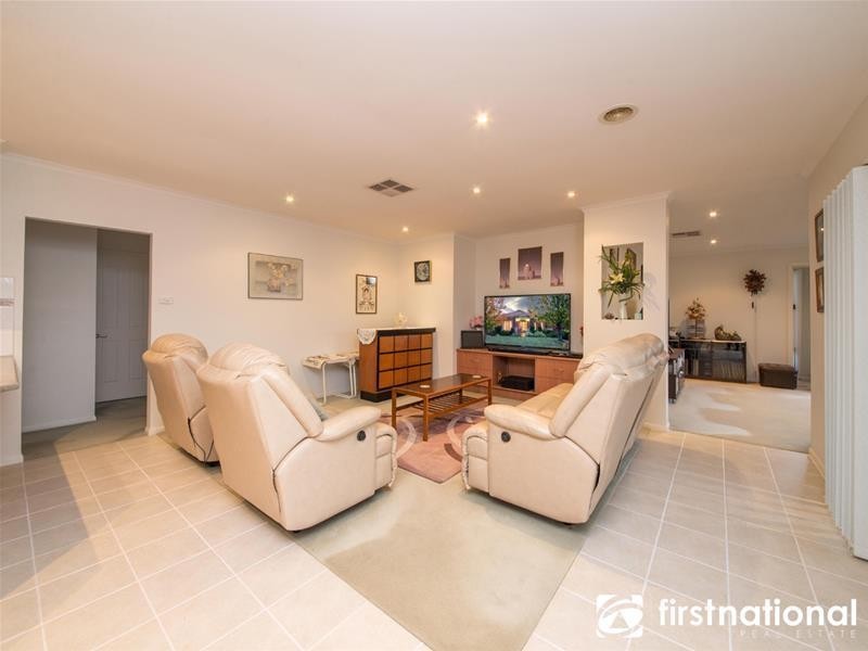 5 Riviera Drive, Berwick VIC 3806