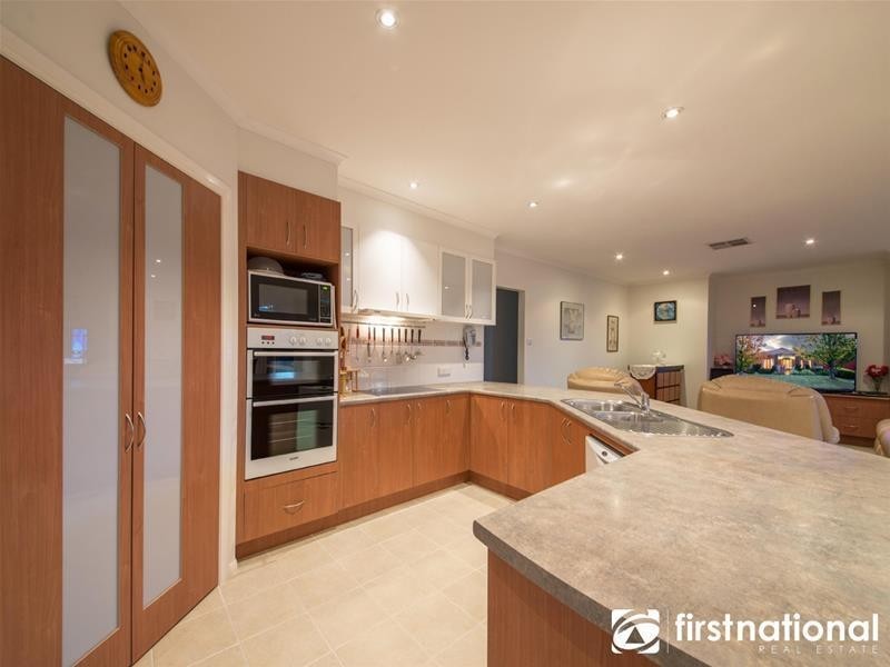 5 Riviera Drive, Berwick VIC 3806