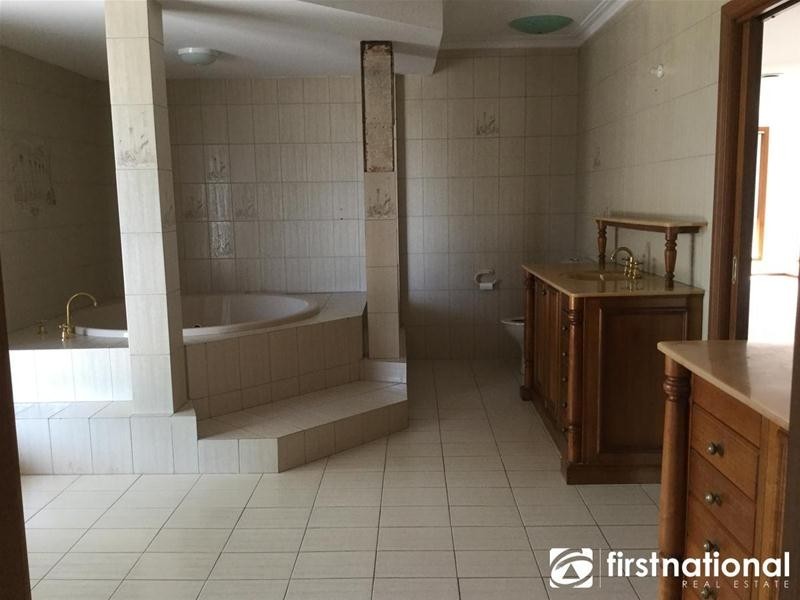 49 Main Street, Pakenham VIC 3810