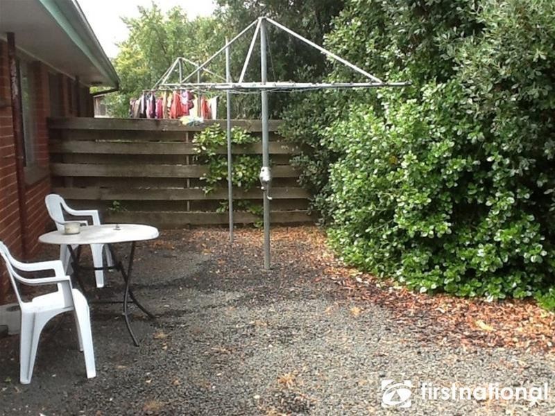 4/1 Charles Street, Pakenham VIC 3810